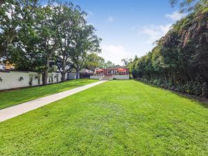 Photo 5- click for photo gallery